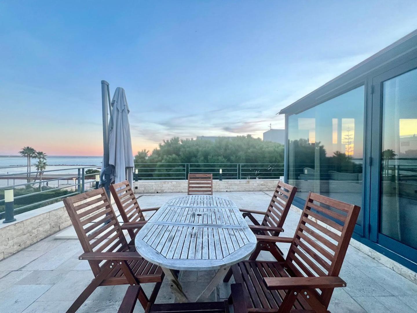 Sea And Mountain Views From Your Rooftop ! Saint-Laurent-du-Var Esterno foto